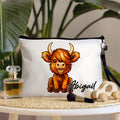 Bolsa de maquillaje de lino personalizada con nombre y correa para la muñeca Regalo de cumpleaños para mujeres amantes de las vacas de las Highlands