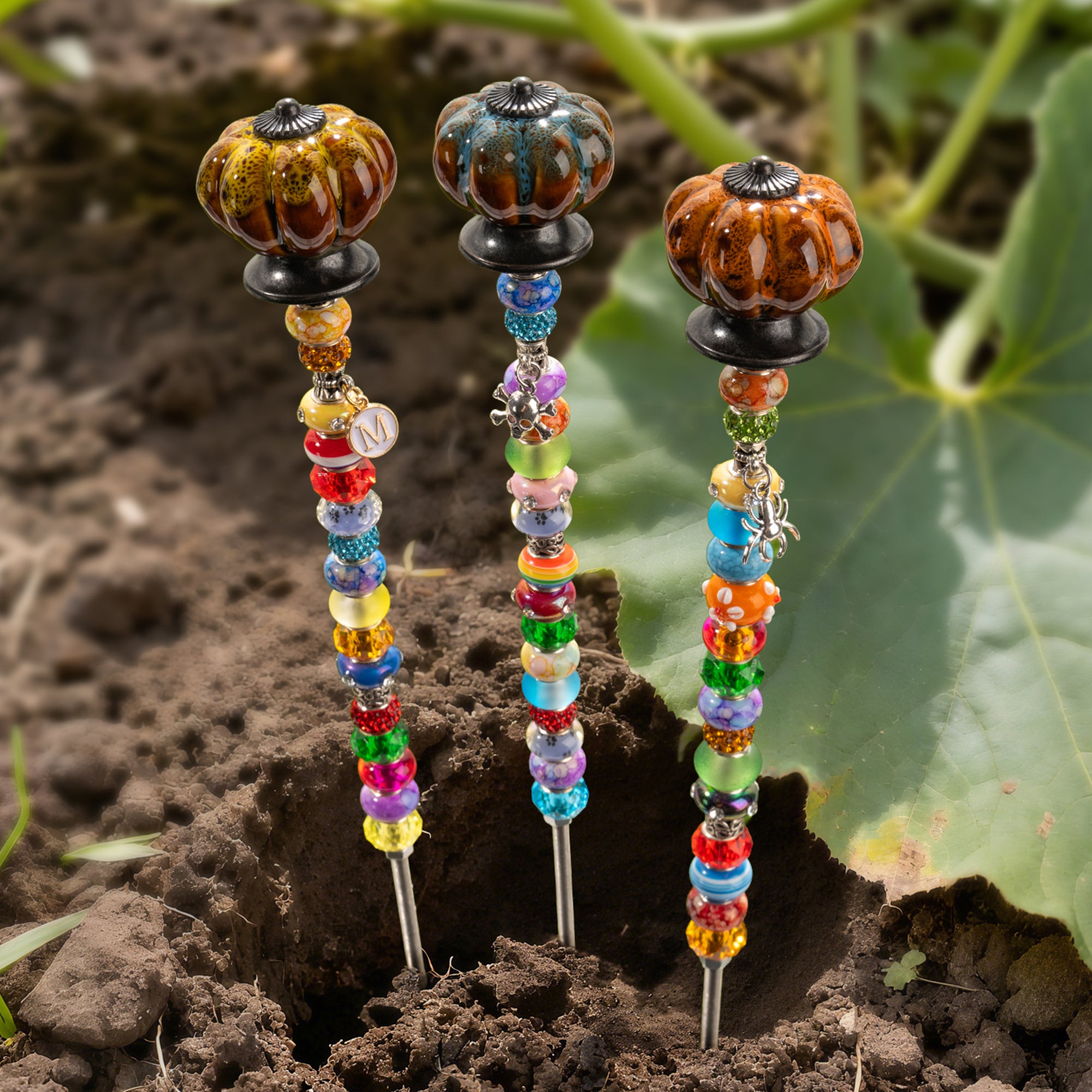 Calabaza personalizada Topper cuentas de cerámica estaca de jardín con el encanto de decoración de jardín de Halloween de regalo para las mujeres jardineros