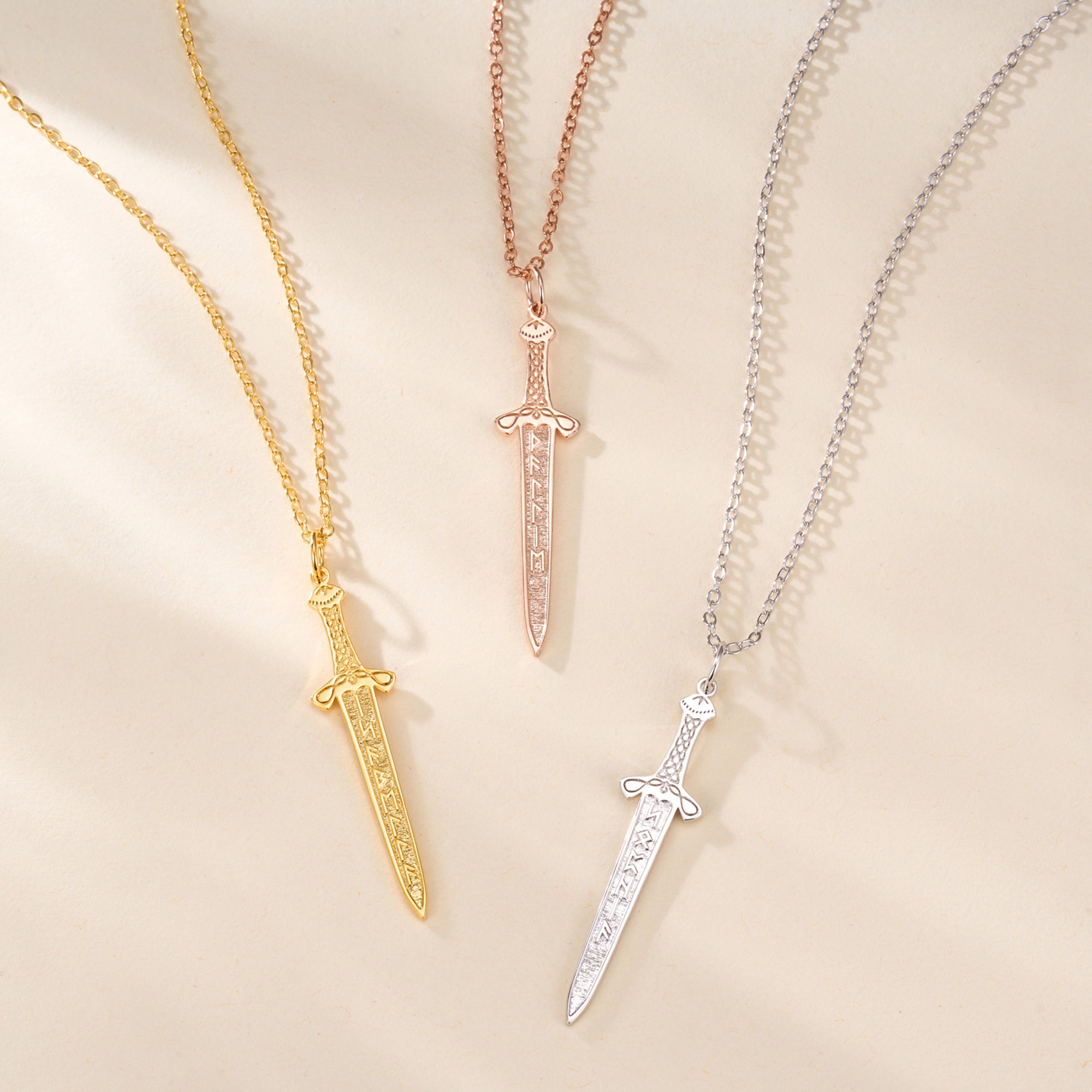 Personalizado collar de diseño de la espada delicada joyería con el nombre de Vikingo desgaste diario regalo de cumpleaños para las mujeres