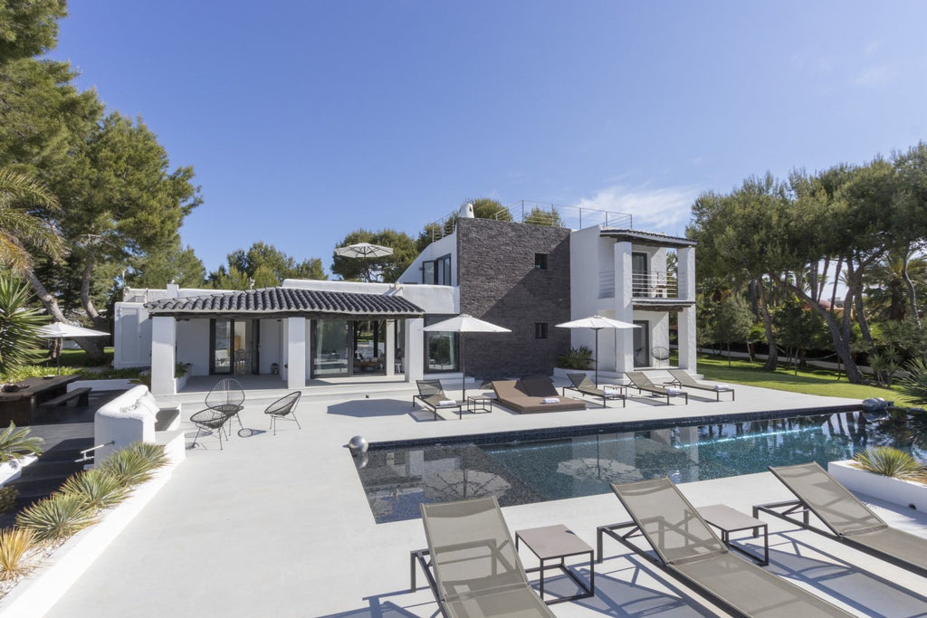 Stylish Ibiza Villa with Direct Views of Es Vedrà in Sant Josep