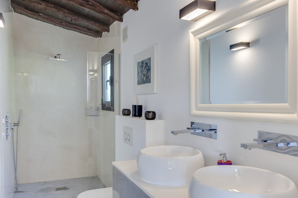 Stylish Ibiza Villa with Direct Views of Es Vedrà in Sant Josep