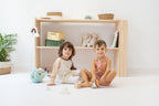 Estantería Montessori con librería al costado