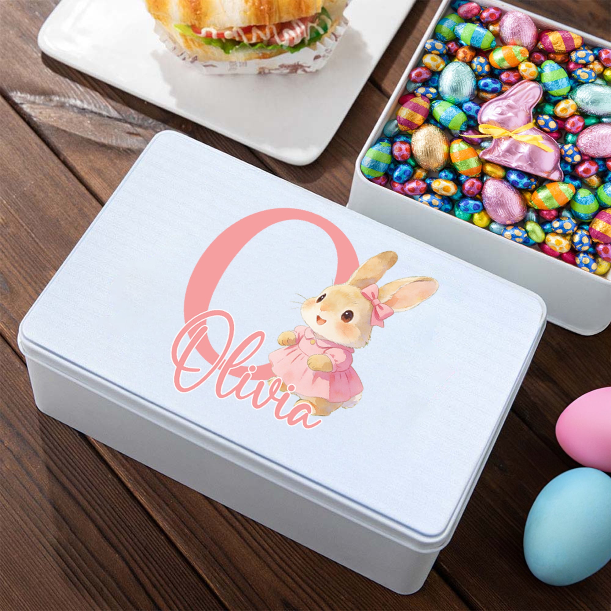 Personalizado lindo conejo de dibujos animados inicial galleta caja de almacenamiento de estaño con el nombre de Pascua del partido de regalo para los niños de la familia
