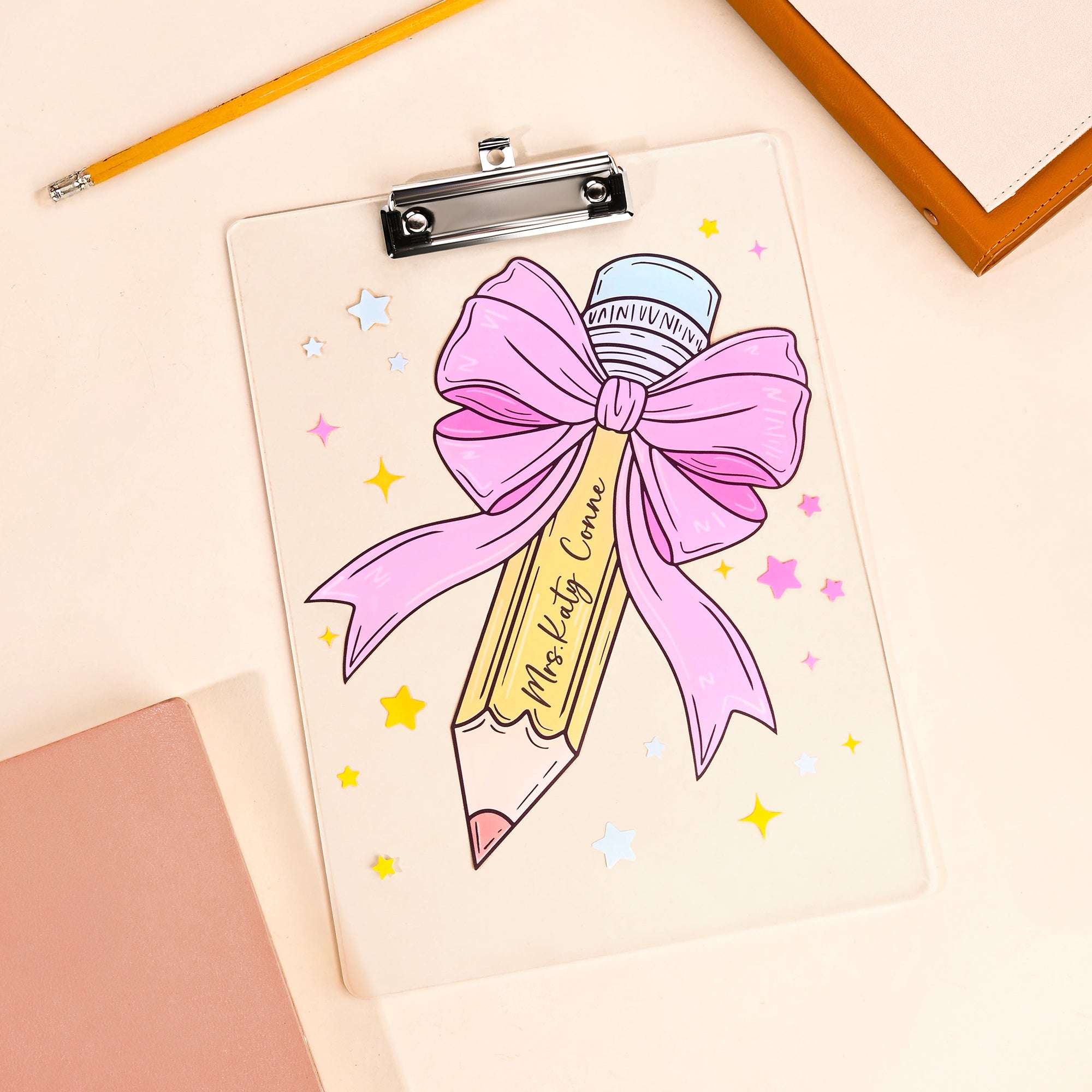 Portapapeles acrílico personalizado con lazo rosa y texto Material escolar Regalo de agradecimiento por la vuelta al cole para profesores