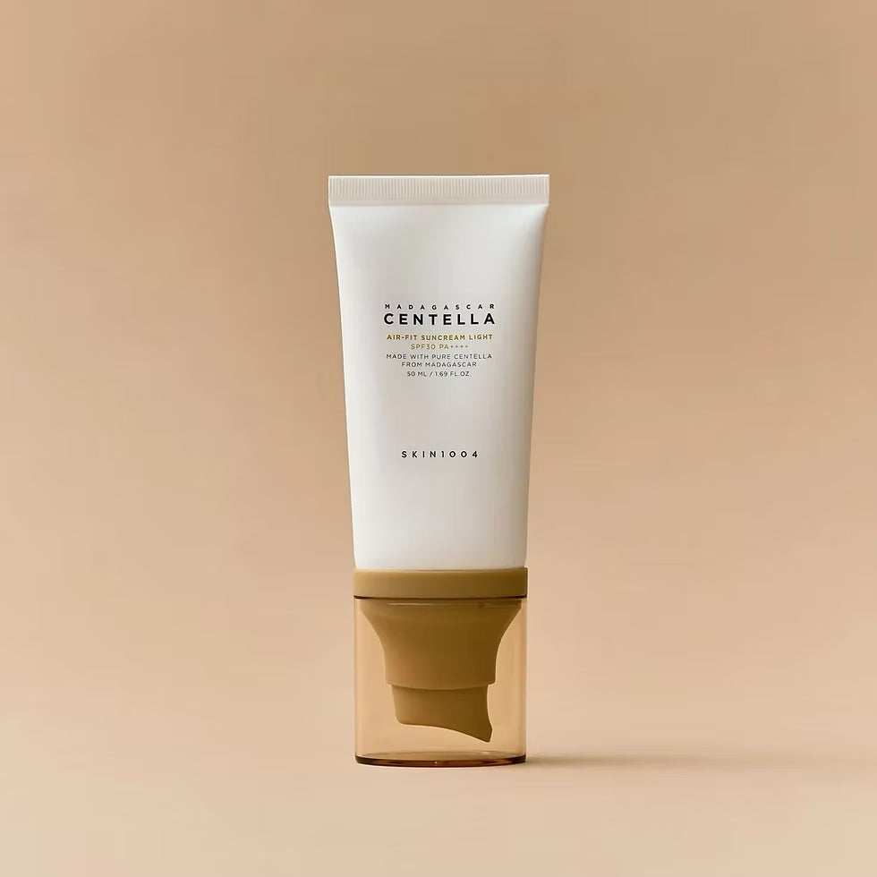 Skin1004 - Protector Solar Ligero con Centella de Madagascar – Air-Fit Suncream Light SPF50+ PA++++ (50ml)