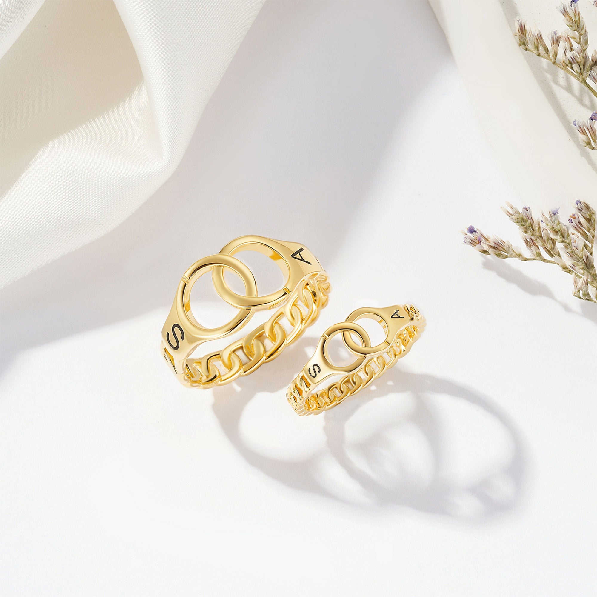 Esposas personalizadas entrelazadas Infinito Anillo con iniciales Día de San Valentín Aniversario Cumpleaños Regalo para Mujer o Hombre Policía Pareja