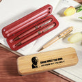 Set de Bolígrafo y Estuche de Madera con Nombre y Texto Financiero Personalizado Silueta de una Persona Material de Oficina Regalo de Cumpleaños para Hombre