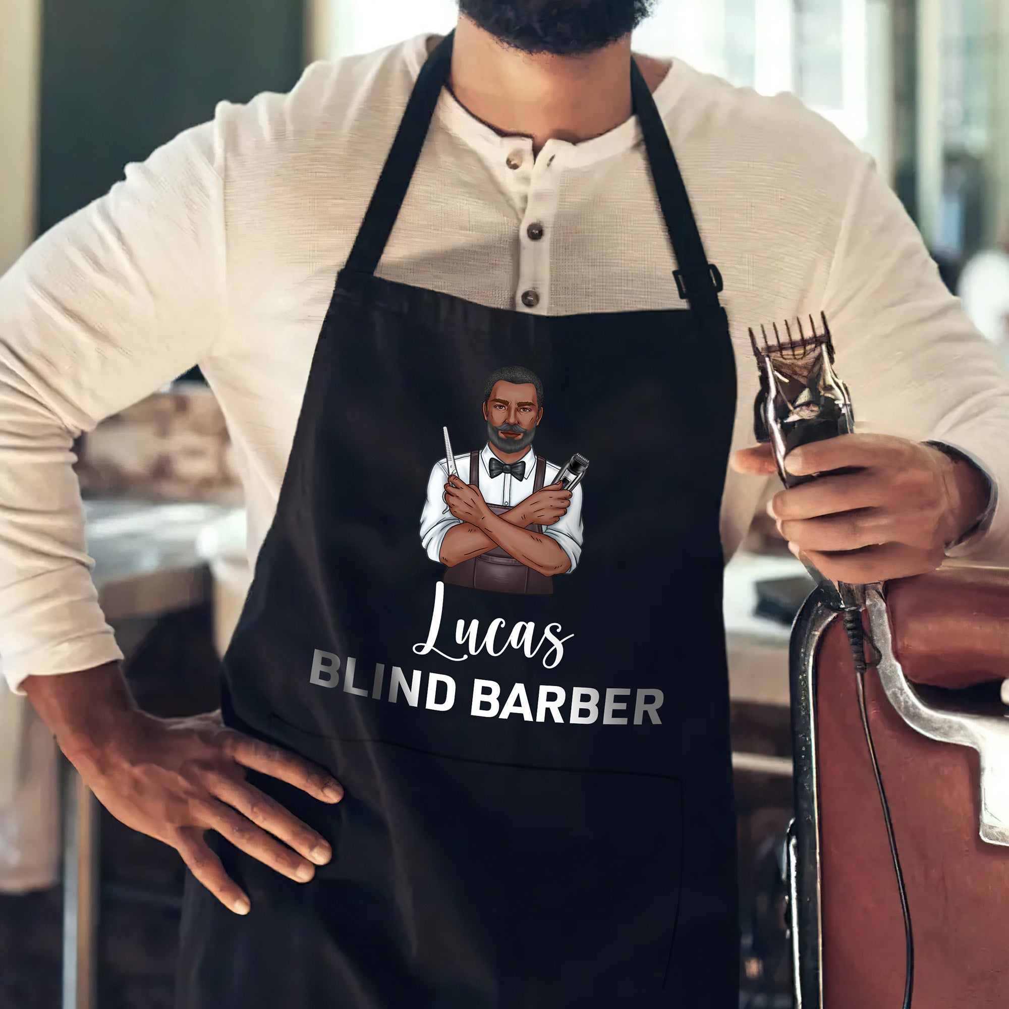 Personalizado Cartoon Barber Personaje Delantal ajustable con nombre y bolsillo Cumpleaños Peluquería Apertura de la tienda de regalo para el peluquero