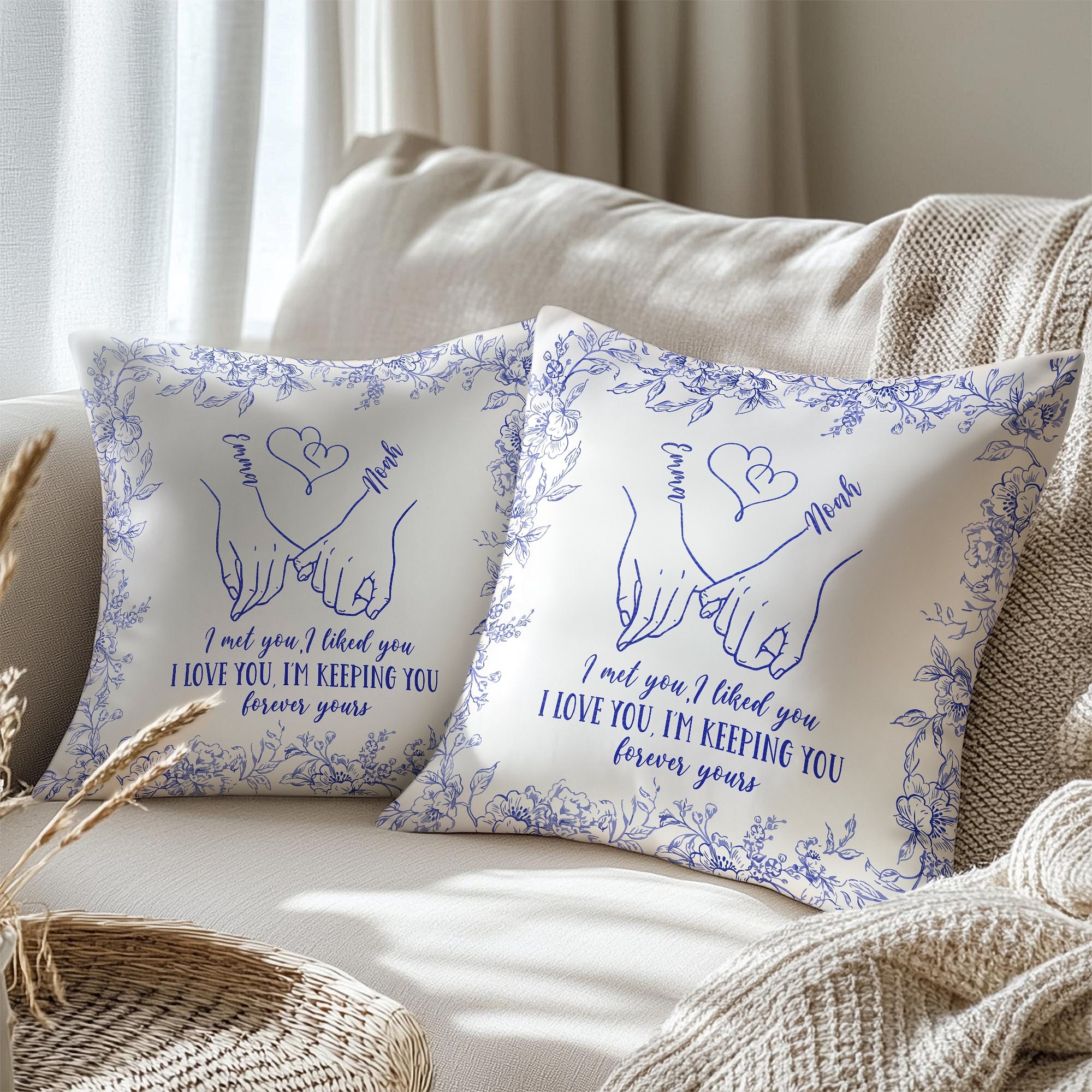 Toile De Jouy Personalizado Cogidos de la Mano Te Sigo Teniendo Funda de Almohada con Nombres Decoración del Hogar Cumpleaños Aniversario Regalo para Pareja Familia