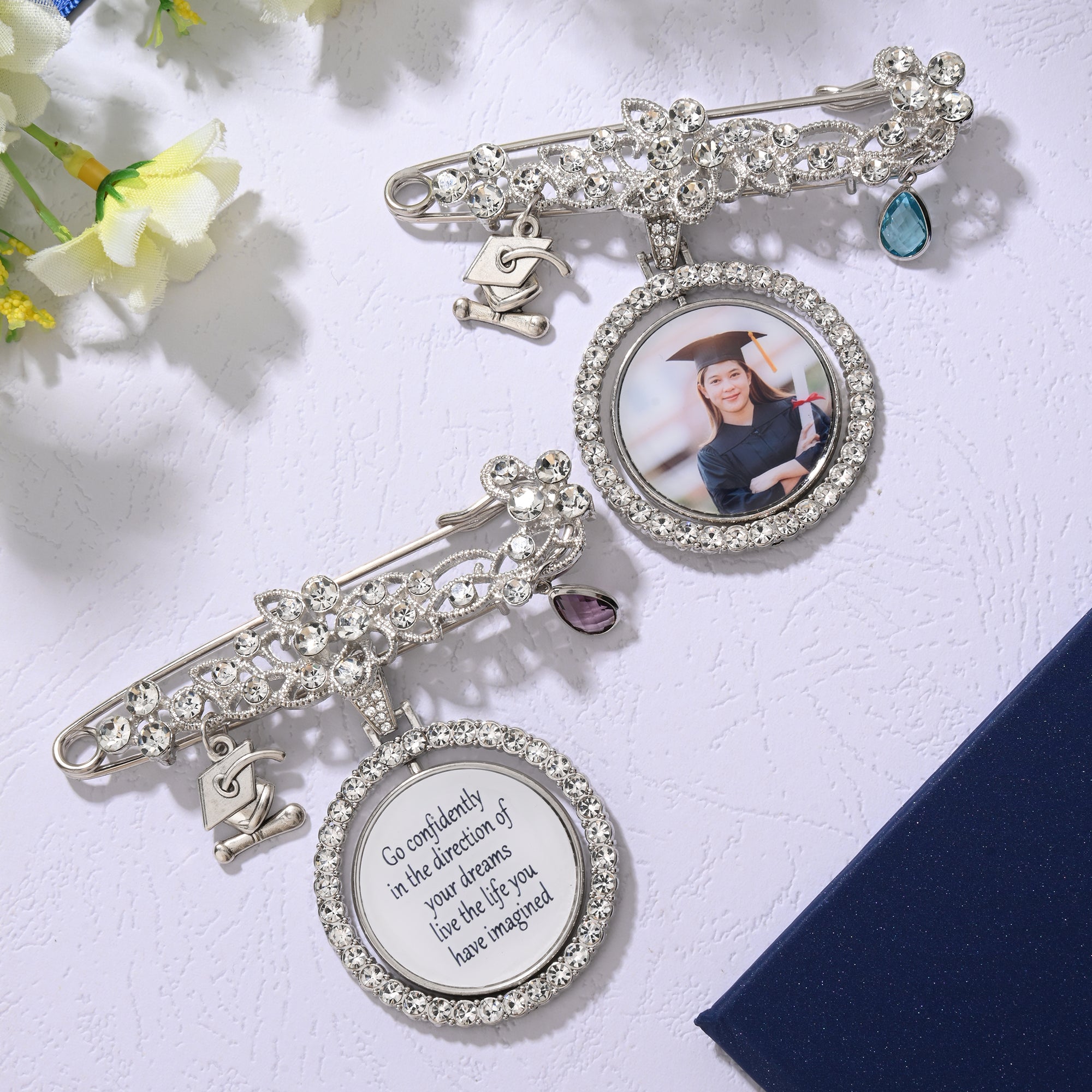 Lágrima Personalizada Piedra de Nacimiento Circonio Graduación Foto Broche Alfiler con Texto Ceremonia de Graduación Fiesta Regalo para Graduados
