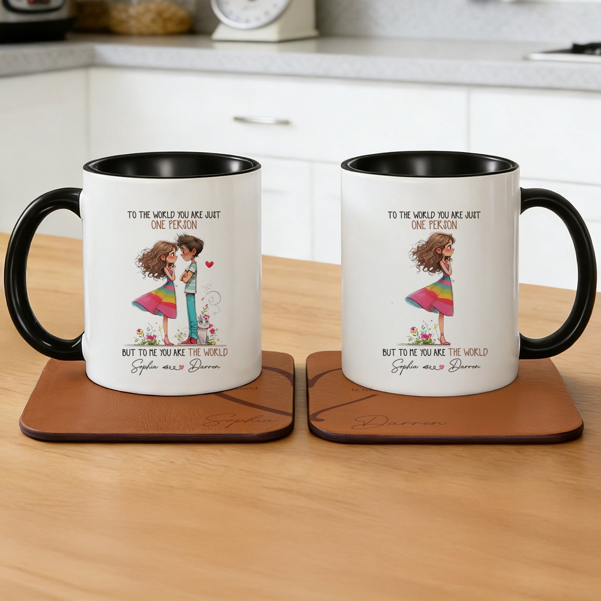 Taza de cerámica personalizada de acuarela multicolor 11/15 oz con nombres y posavasos Día de San Valentín Aniversario de boda Regalo para parejas