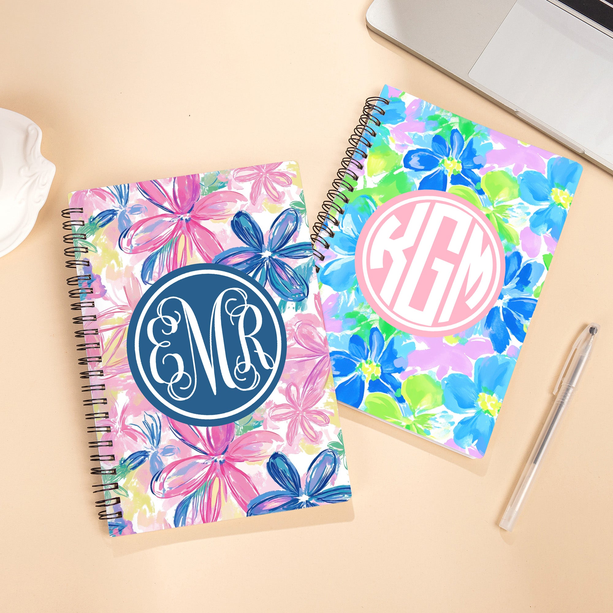 Cuaderno de espiral A5 personalizado con monograma de flor tropical en acuarela y 120 páginas rayadas Uso diario Regalo de cumpleaños para la familia Amigos