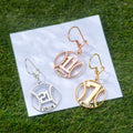 Pendientes personalizados de silueta de béisbol con número y nombre grabado Día del partido Equipo Regalo de cumpleaños para mamá deportista de béisbol