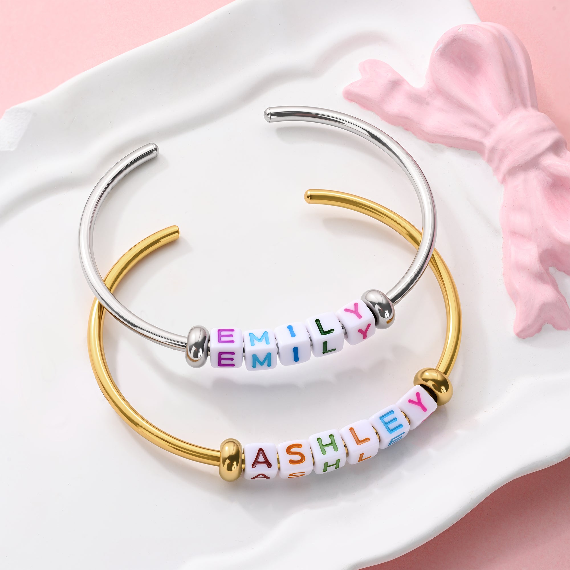 Personalizada Muticolor Beaded Nombre pulsera brazalete Dainty Joyería Cumpleaños Aniversario de regalo para las mujeres