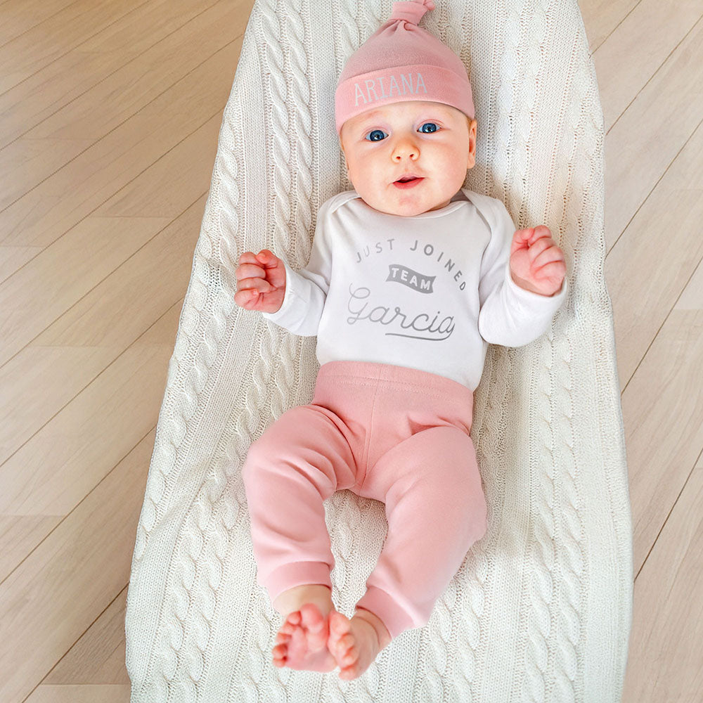 Conjunto de bebé personalizado 100% algodón con body gorro anudado y pantalón con nombre regalo de cumpleaños o baby shower para recién nacidos