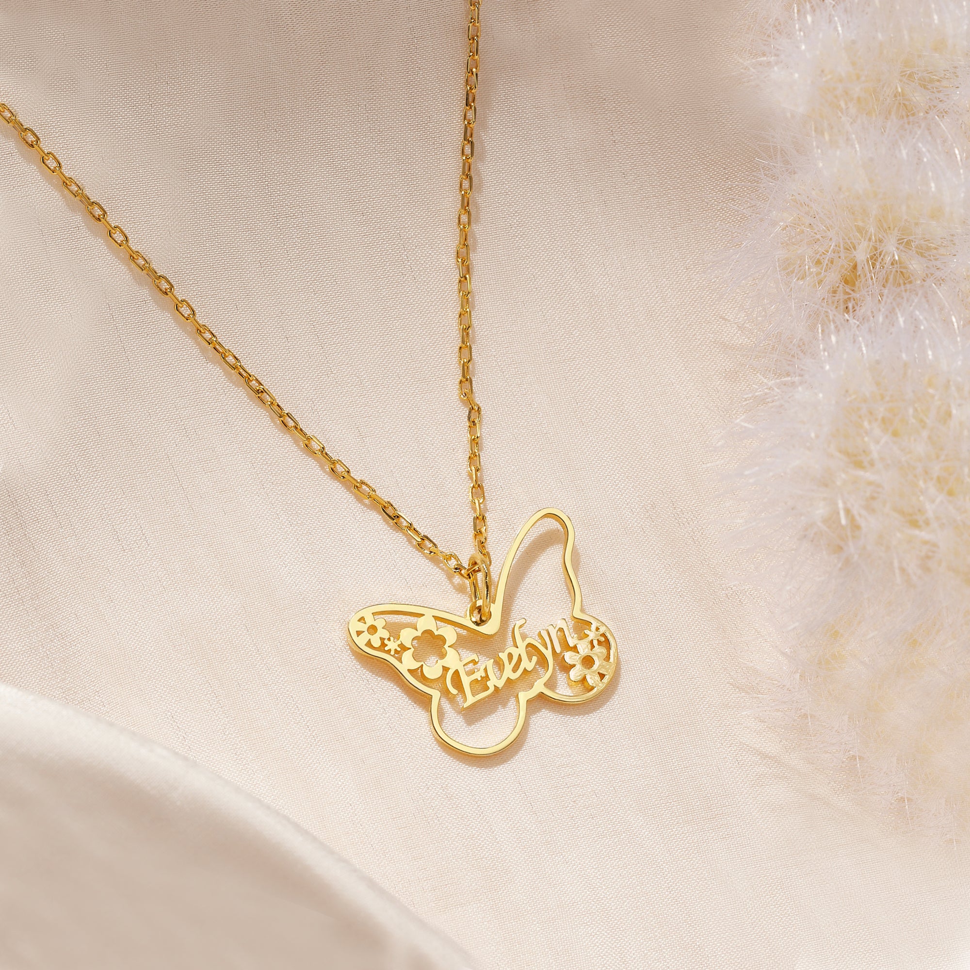 Collar Personalizado Flor Mariposa con Nombre Joyería Minimalista Regalo de Cumpleaños Aniversario para Mujer