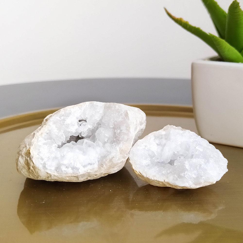 Geoda de Cuarzo Blanco Completa