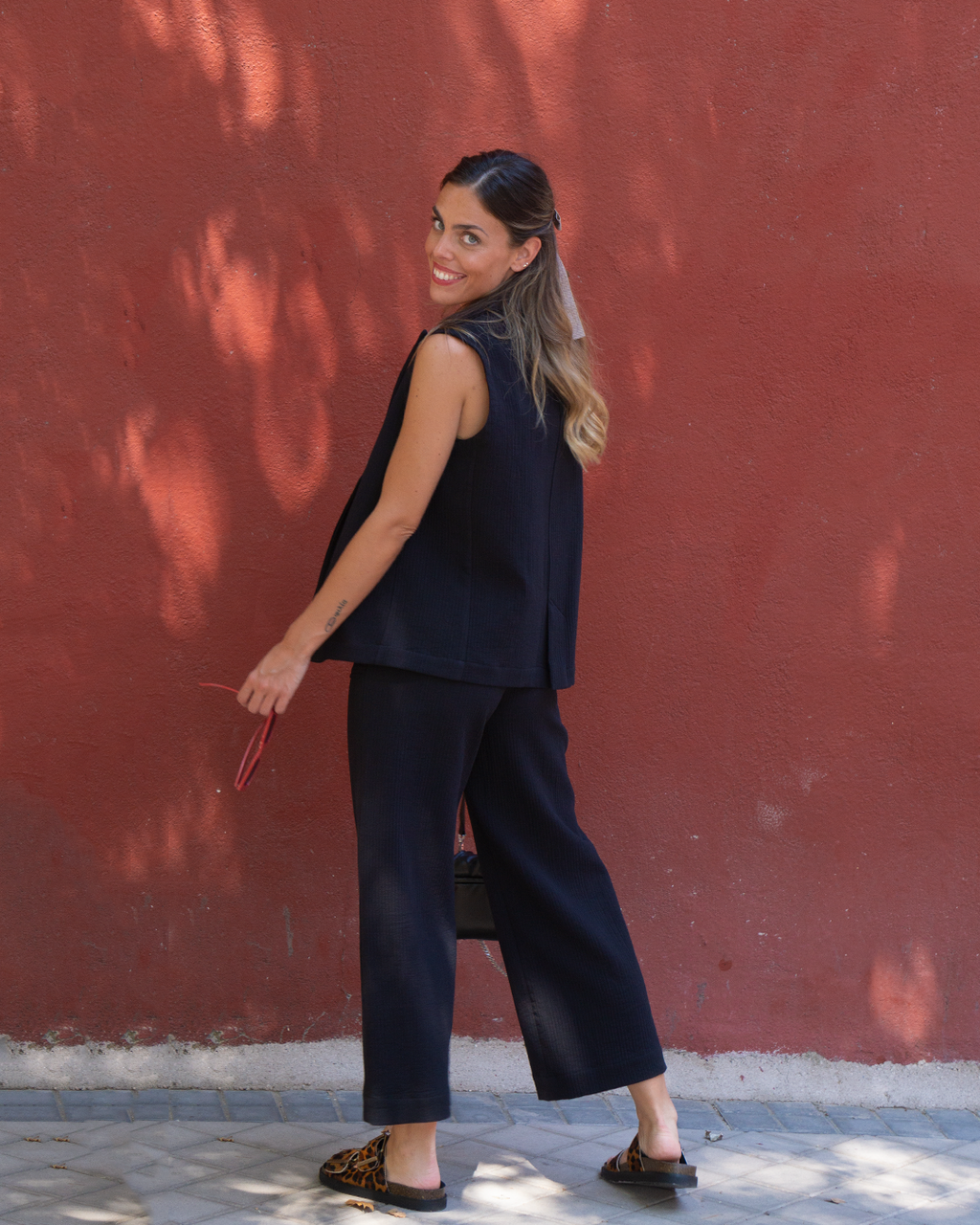 chaleco hana negro ▢