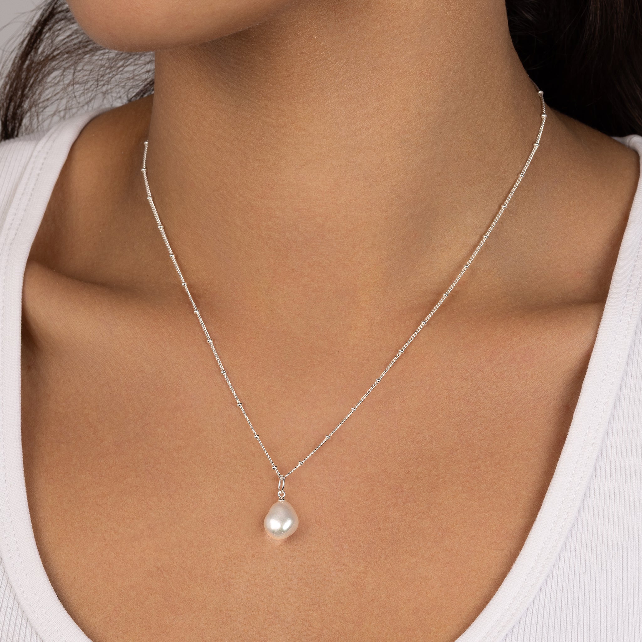 Freshwater Pearl Charm Necklace - 18ct Gold / Style 2