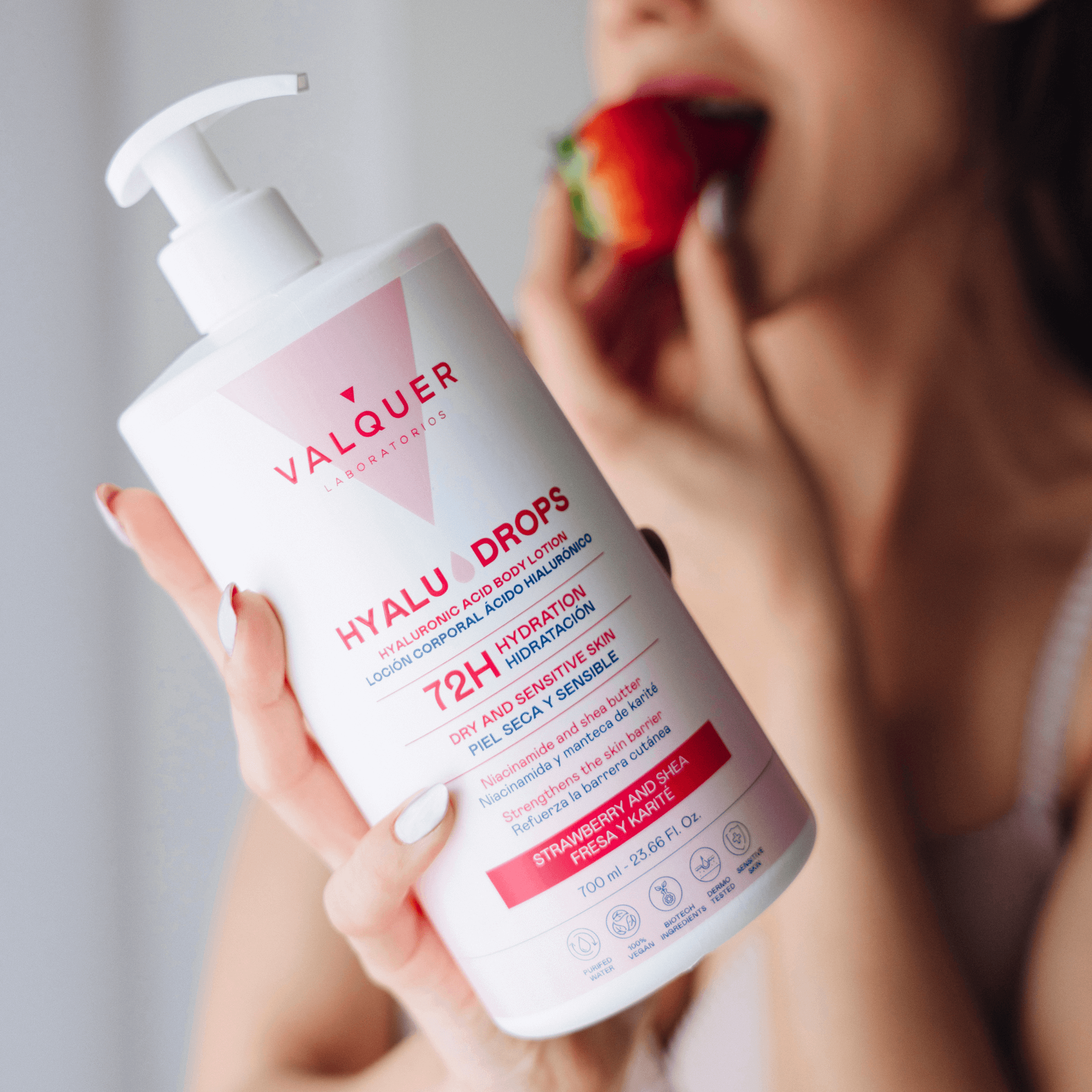 Hyaludrops Loción Corporal Fresa y Karité – Hidratación 72H - 700 ml