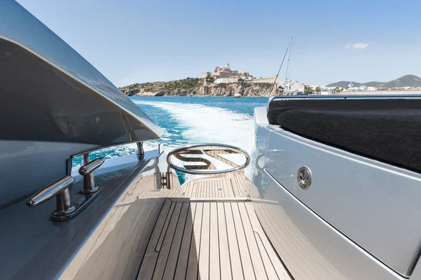 Pershing 72
