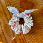 Meadow Dachshunds - Scrunchie with bow