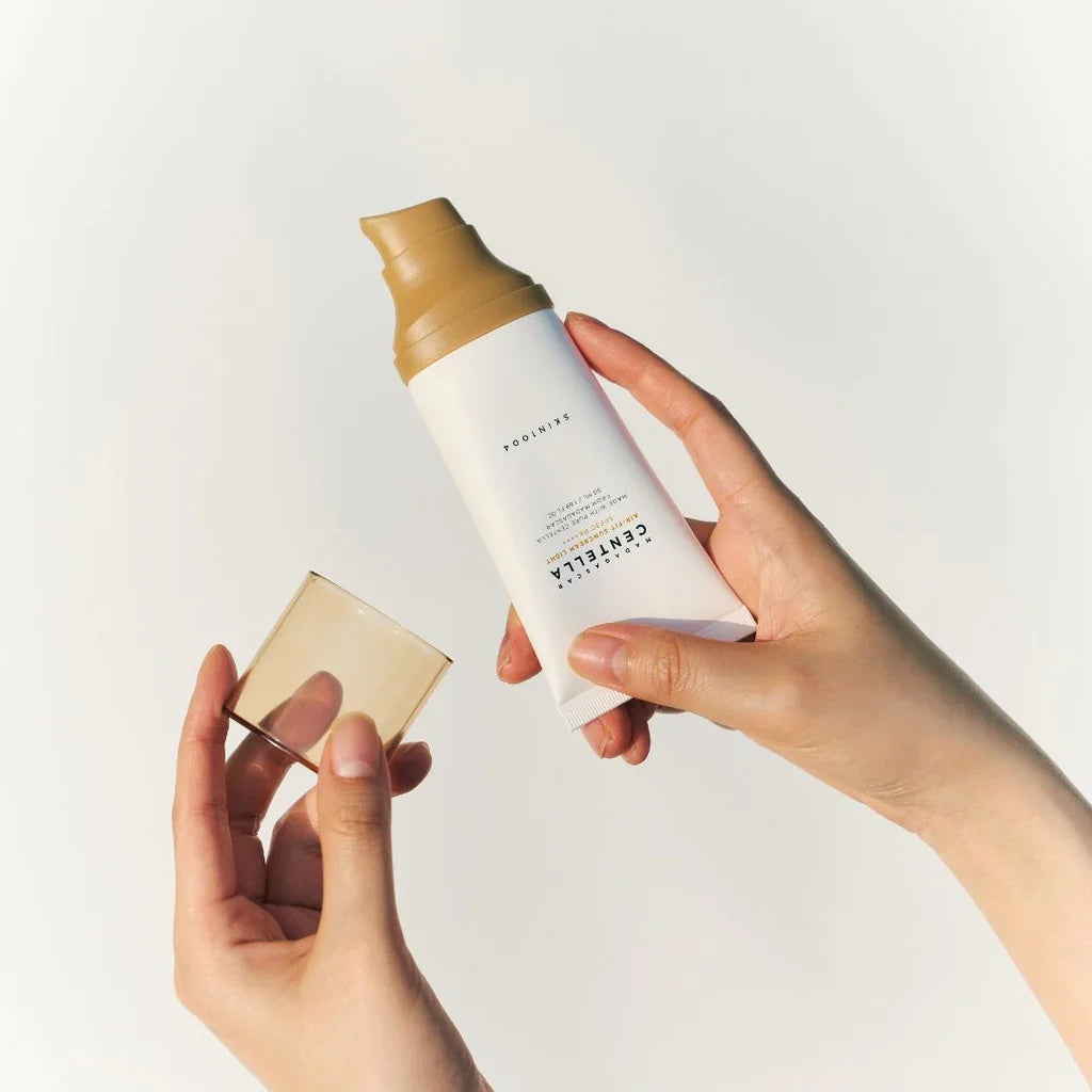 Skin1004 - Protector Solar Ligero con Centella de Madagascar – Air-Fit Suncream Light SPF50+ PA++++ (50ml)