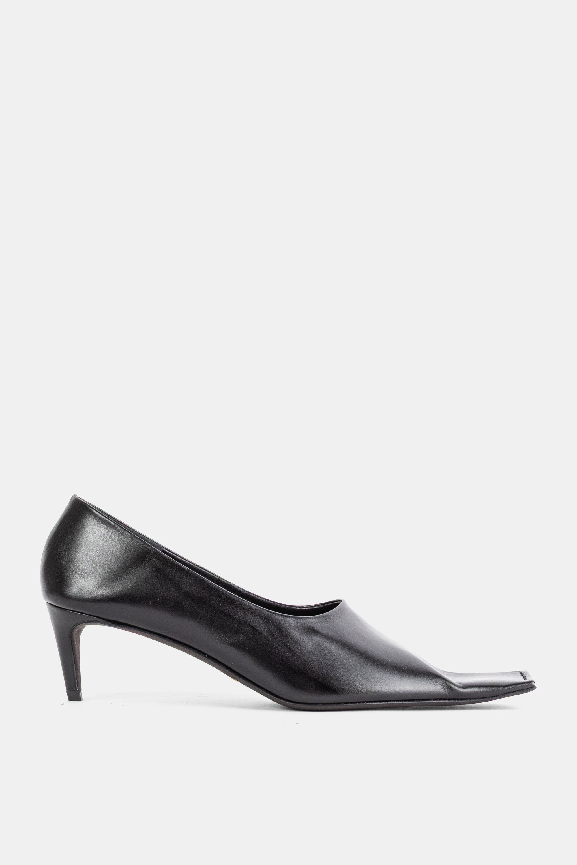Khaite Marlene Pump — Black