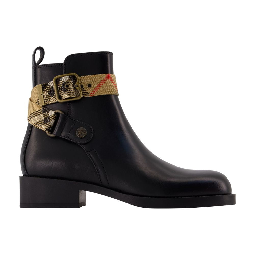 Burberry Lf Huntley 25 Ankle Boot — Black