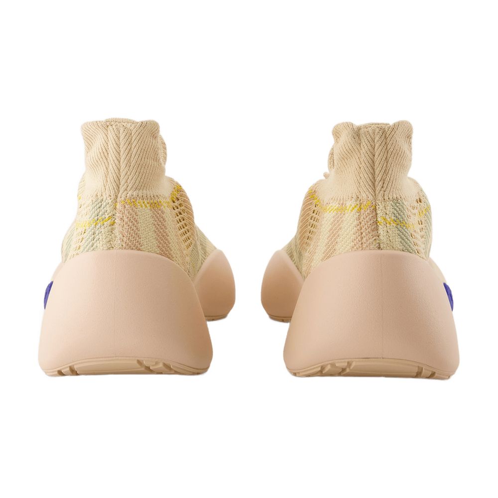 Burberry Neptune Sneaker — Beige