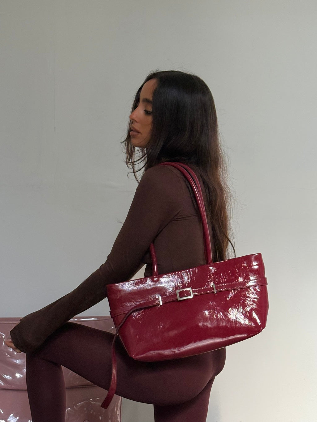 BOLSO ESSENTIAL EAST-WEST | CHERRY