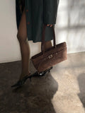 BOLSO ESSENTIAL EAST-WEST | GAMUZA CHOCOLATE