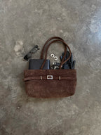 BOLSO ESSENTIAL EAST-WEST | GAMUZA CHOCOLATE