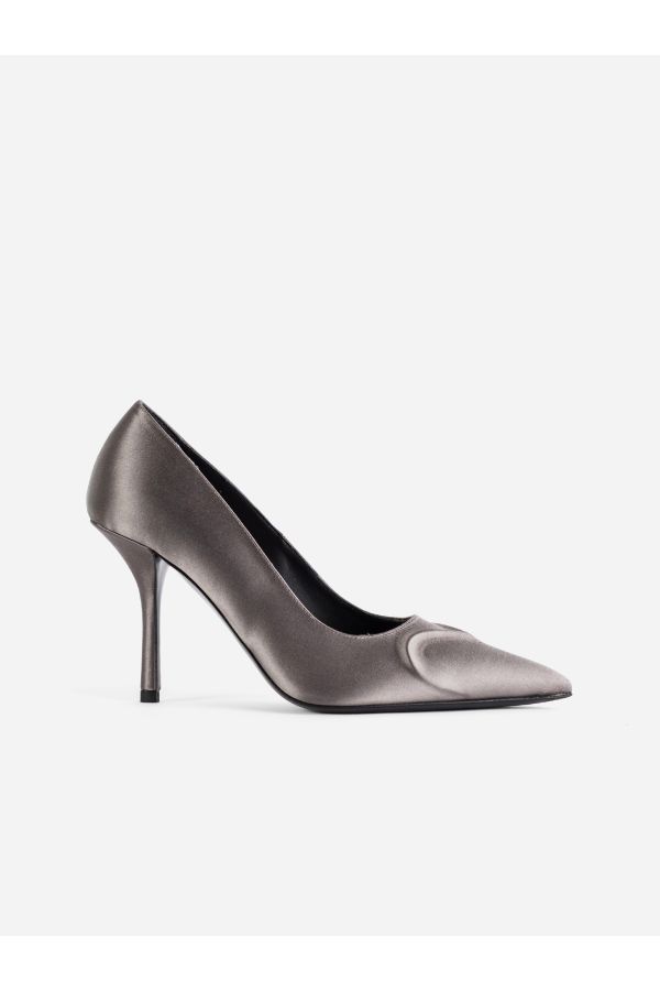 Maison AlaïA Pointed-Toe Satin Pump — Gray