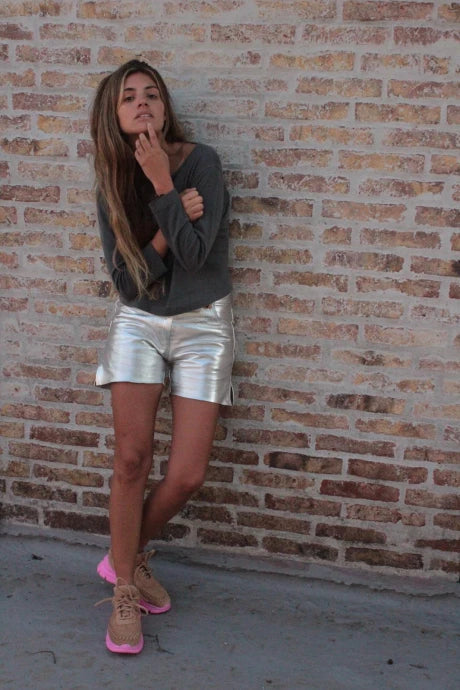 SHORTS CUERO | PLATA