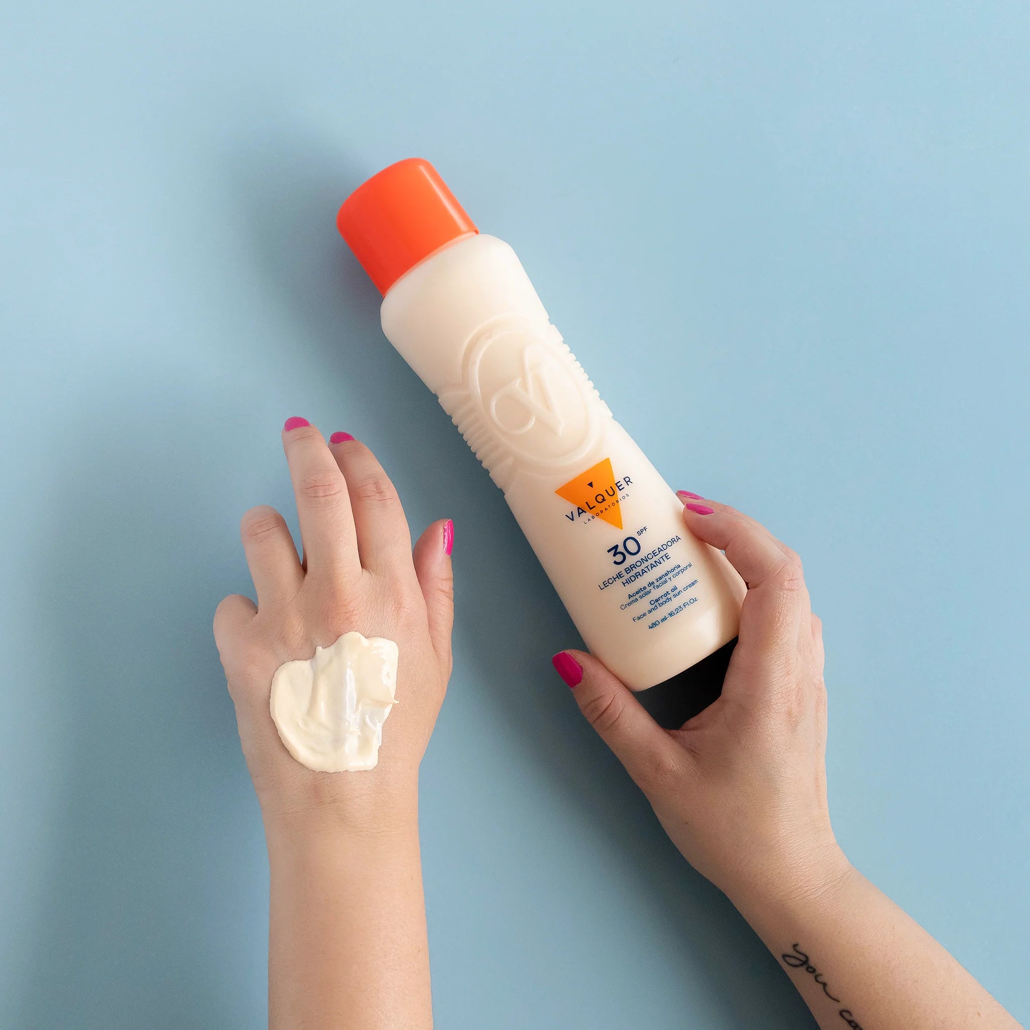 Leche Hidratante Bronceadora de Zanahorias Facial y Corporal SPF 30 – 480 ml
