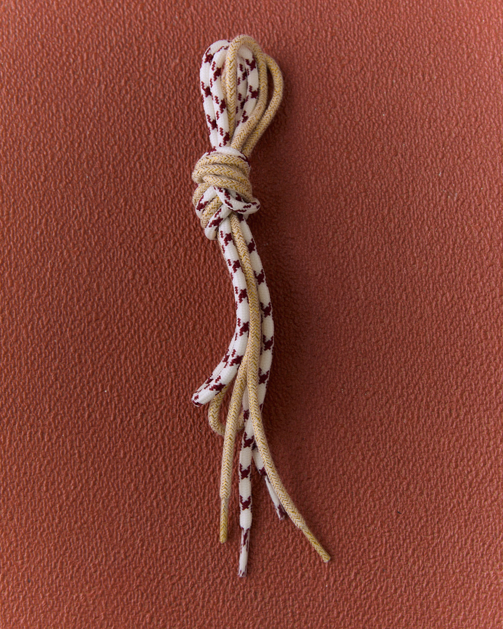 CORDONES CROSSED BURDEOS
