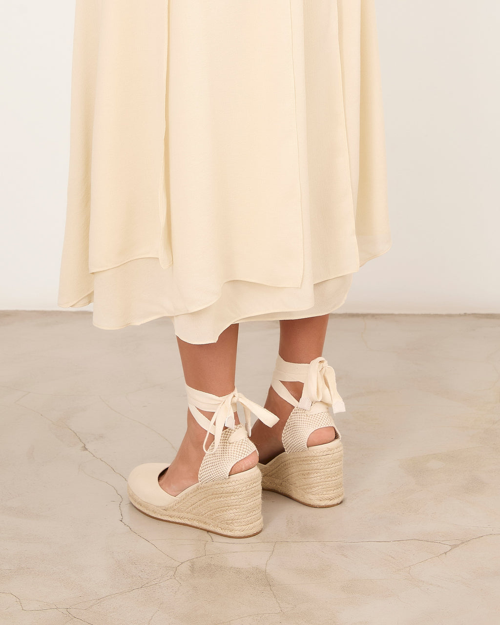 LALI BEIGE