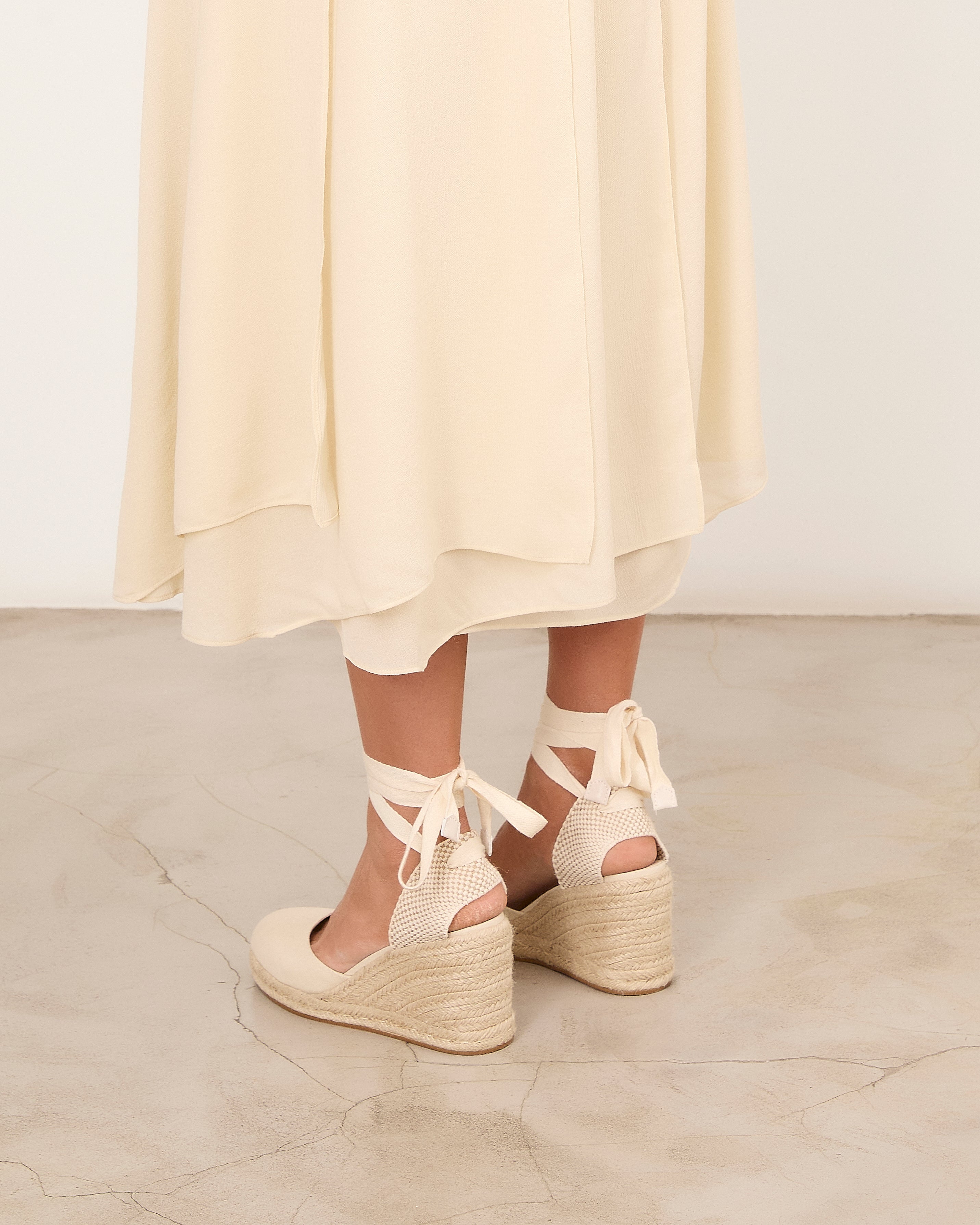 LALI BEIGE
