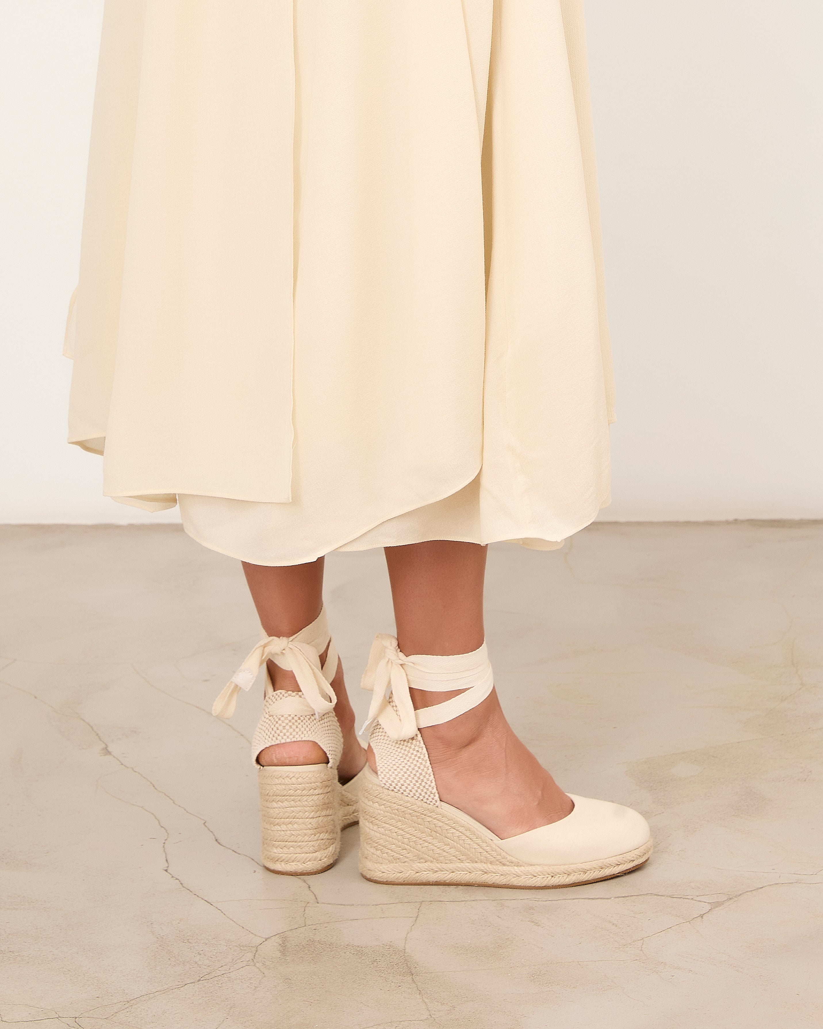 LALI BEIGE