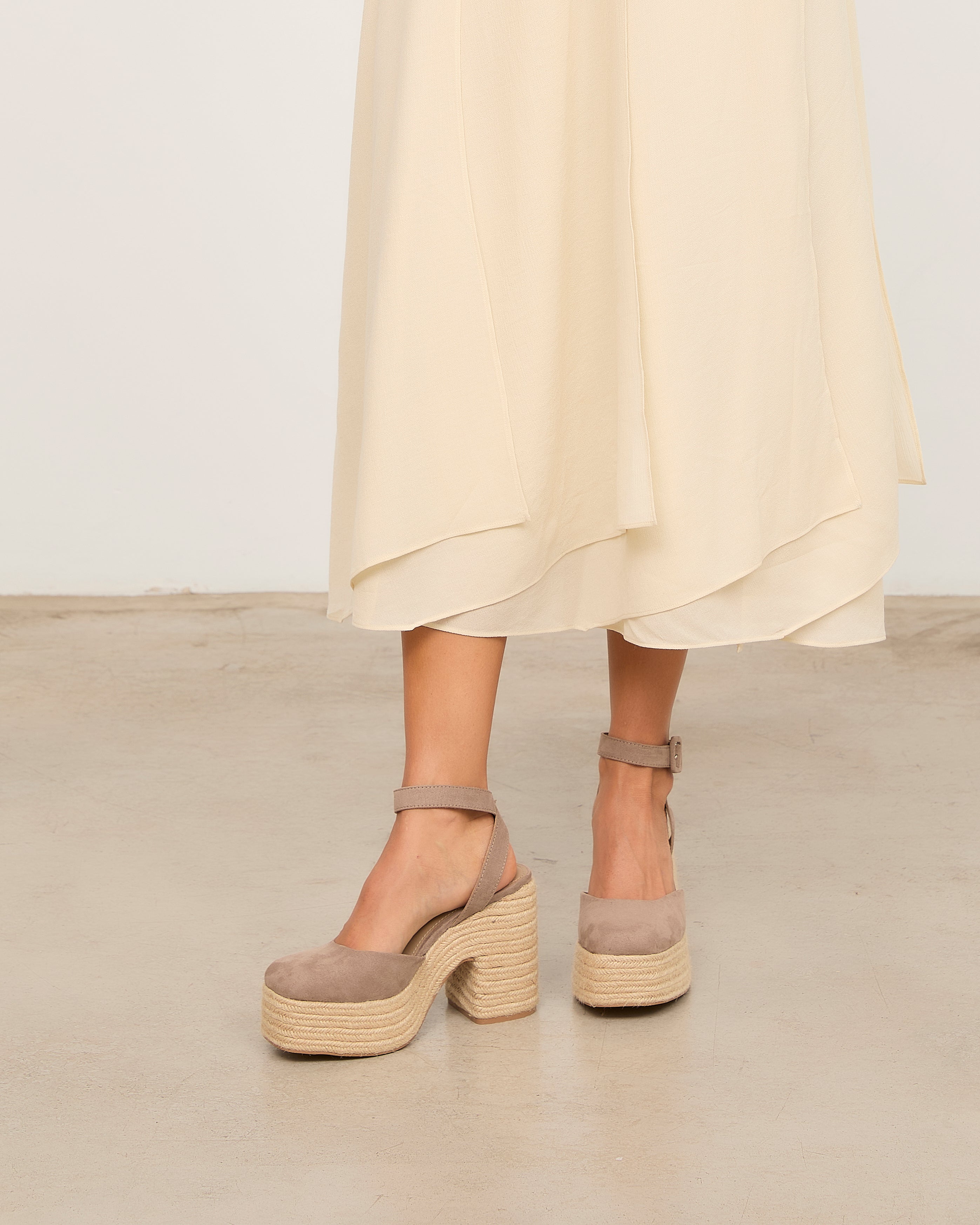 TINA TOPO STRAW
