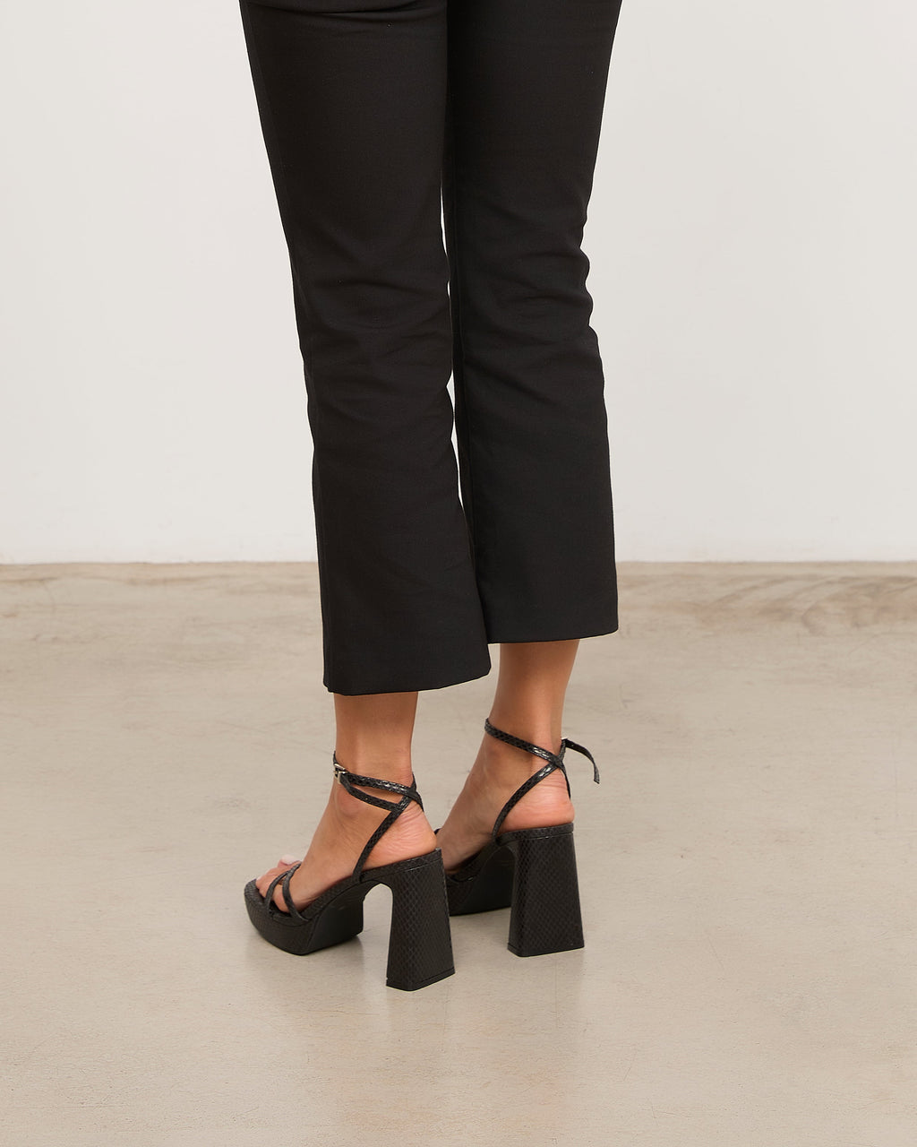 GRETA NEGRO SNAKE