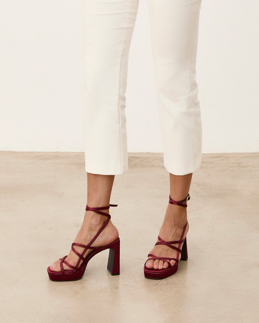 NORI BURDEOS SATIN