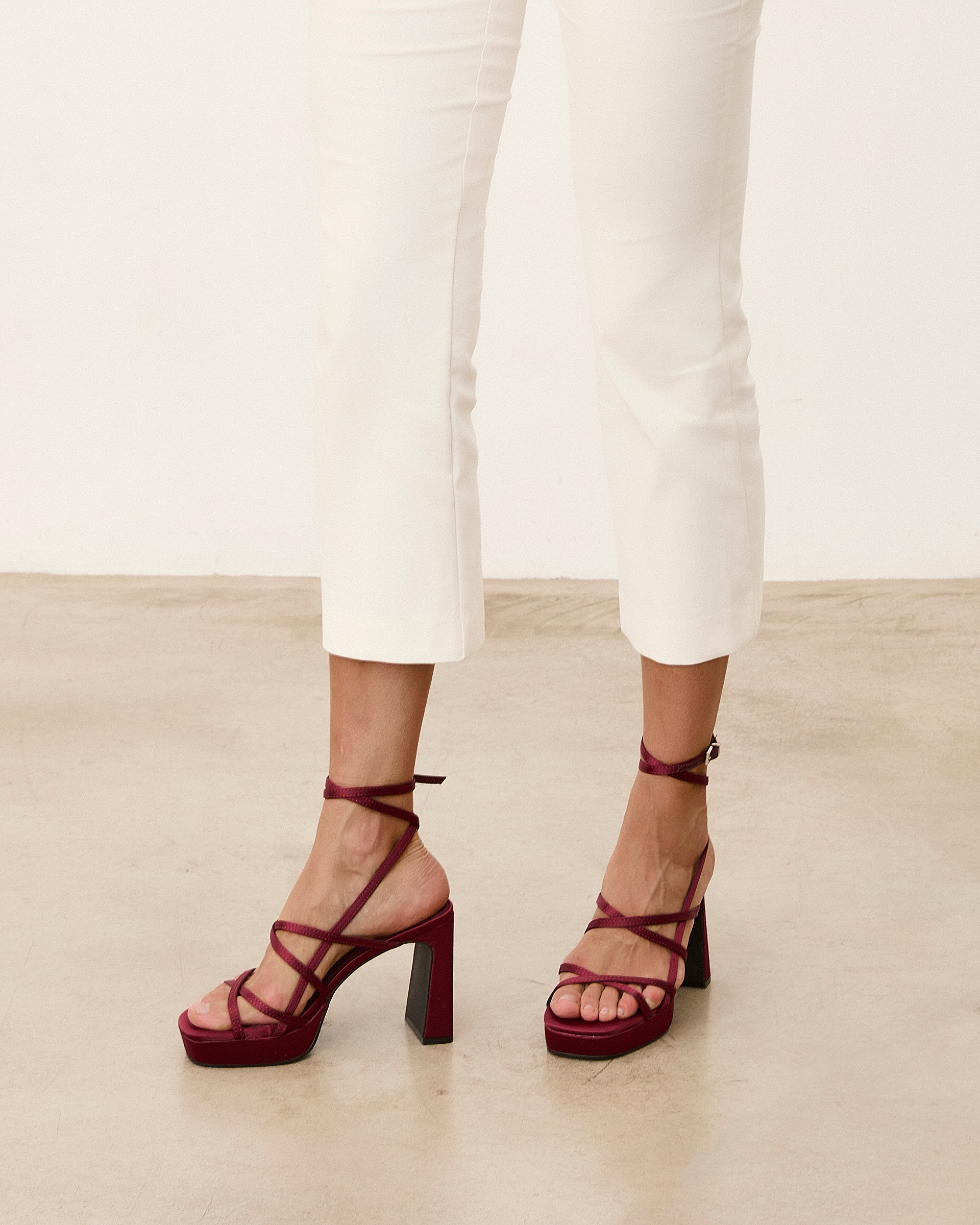 NORI BURDEOS SATIN