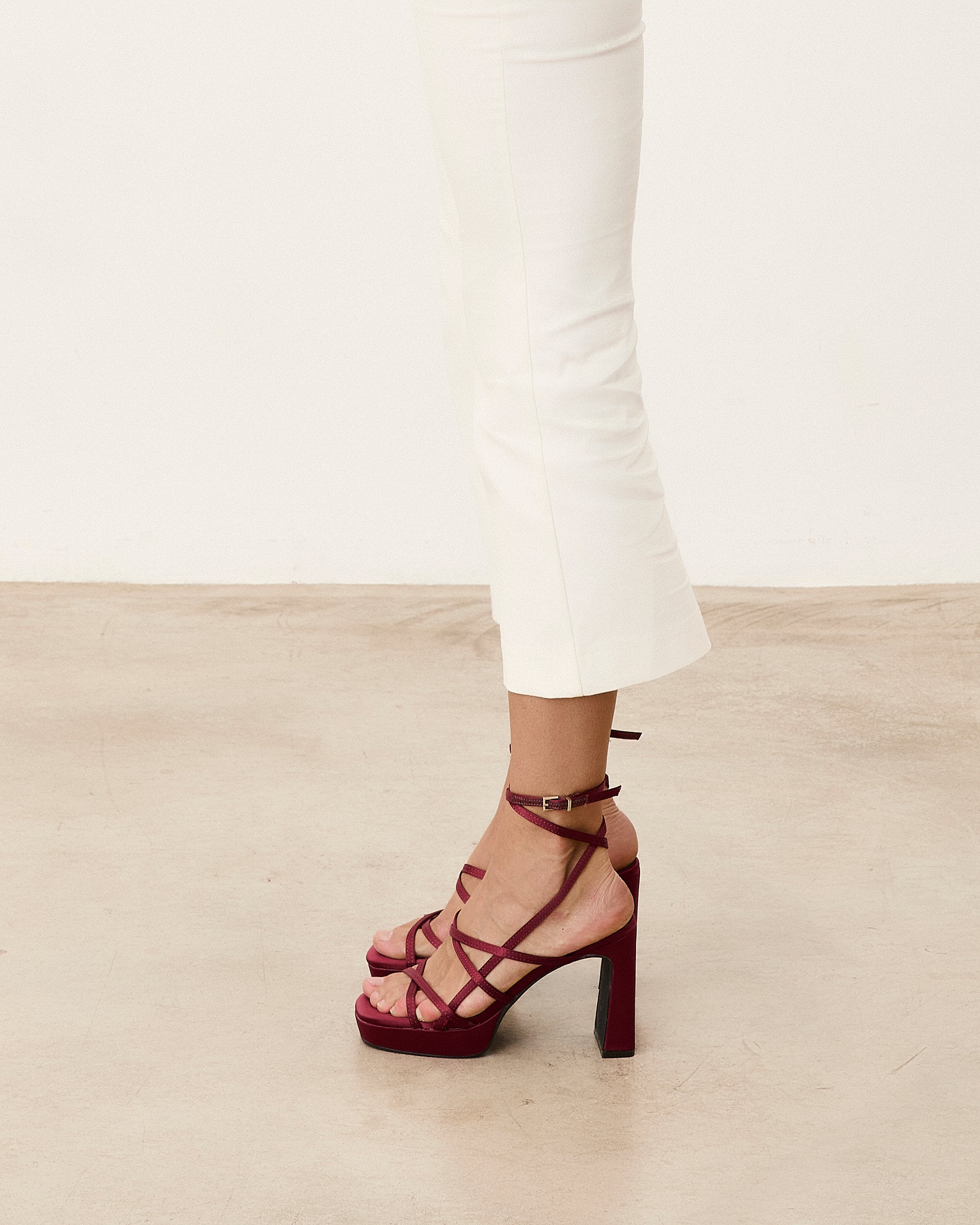 NORI BURDEOS SATIN