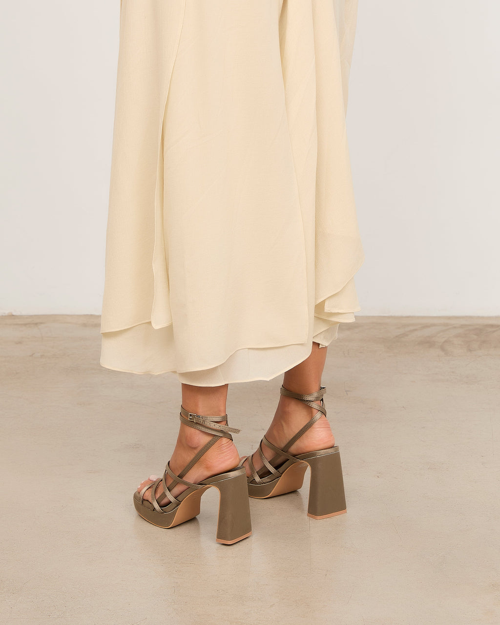 NORI GRIS SATIN