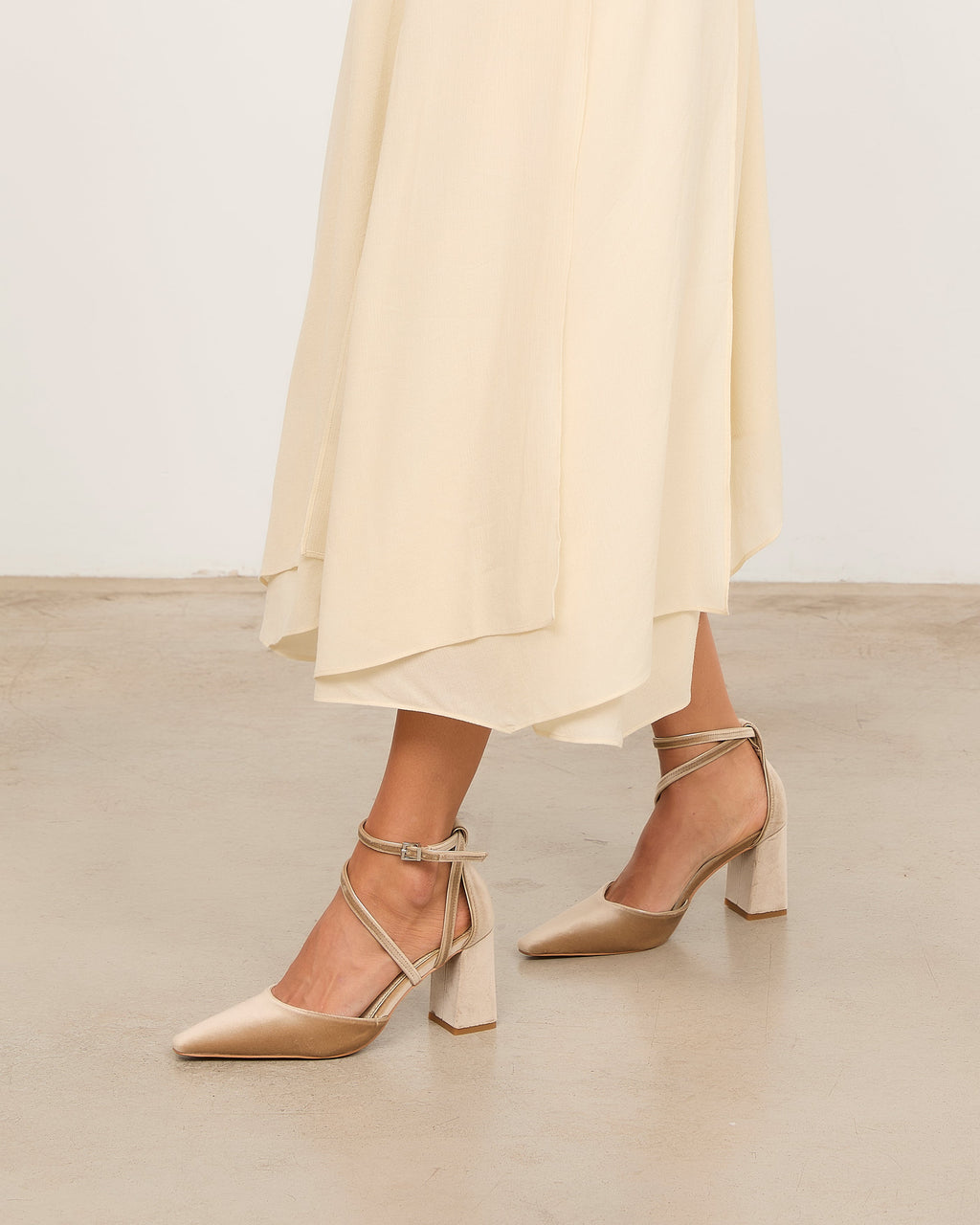 LACE CHAMPAN