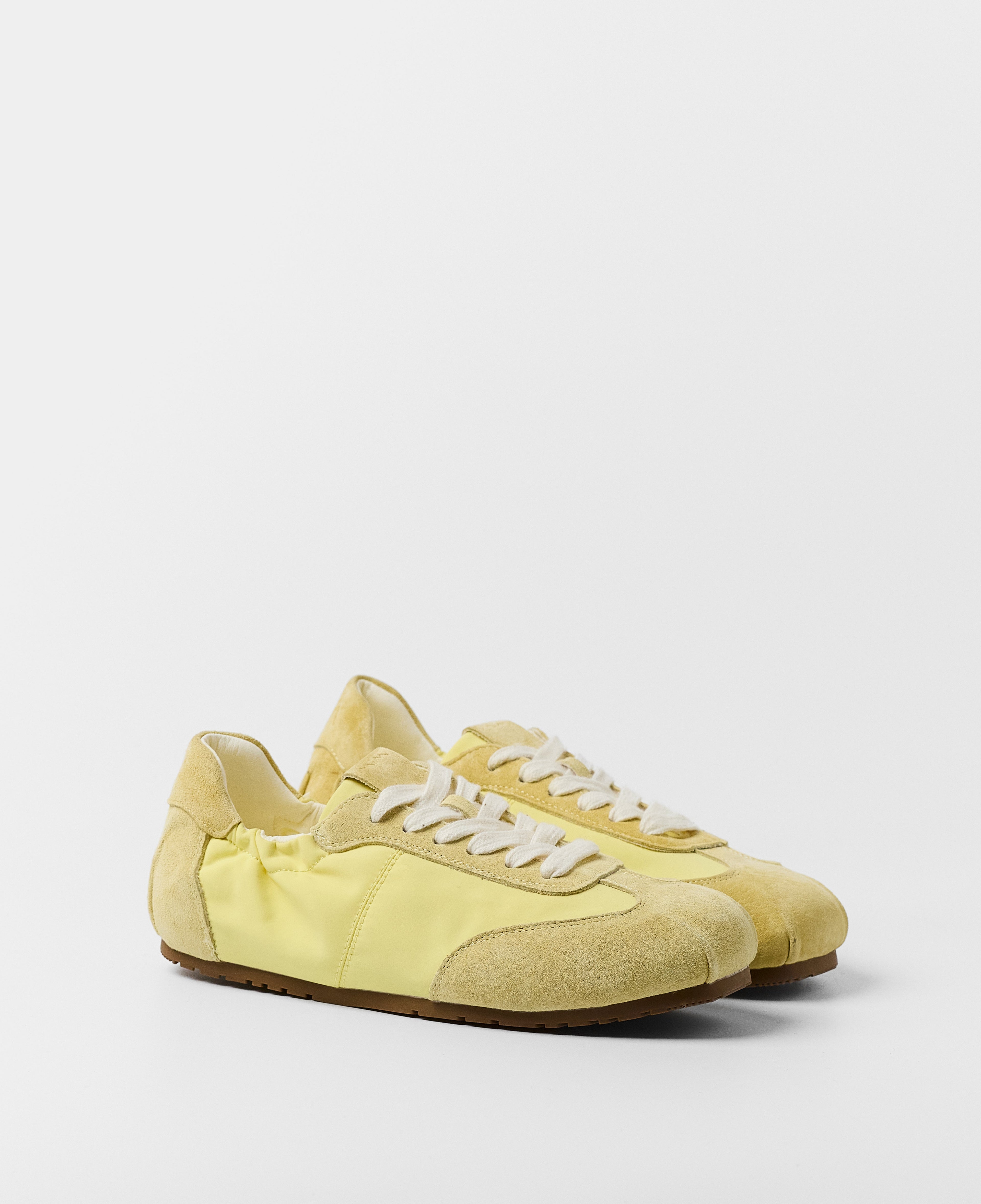 BOBBI AMARILLO