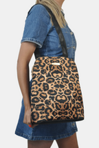 Mochila de Mujer y Bolso de hombro grande BagPack Animal Print | CHULA Tulum
