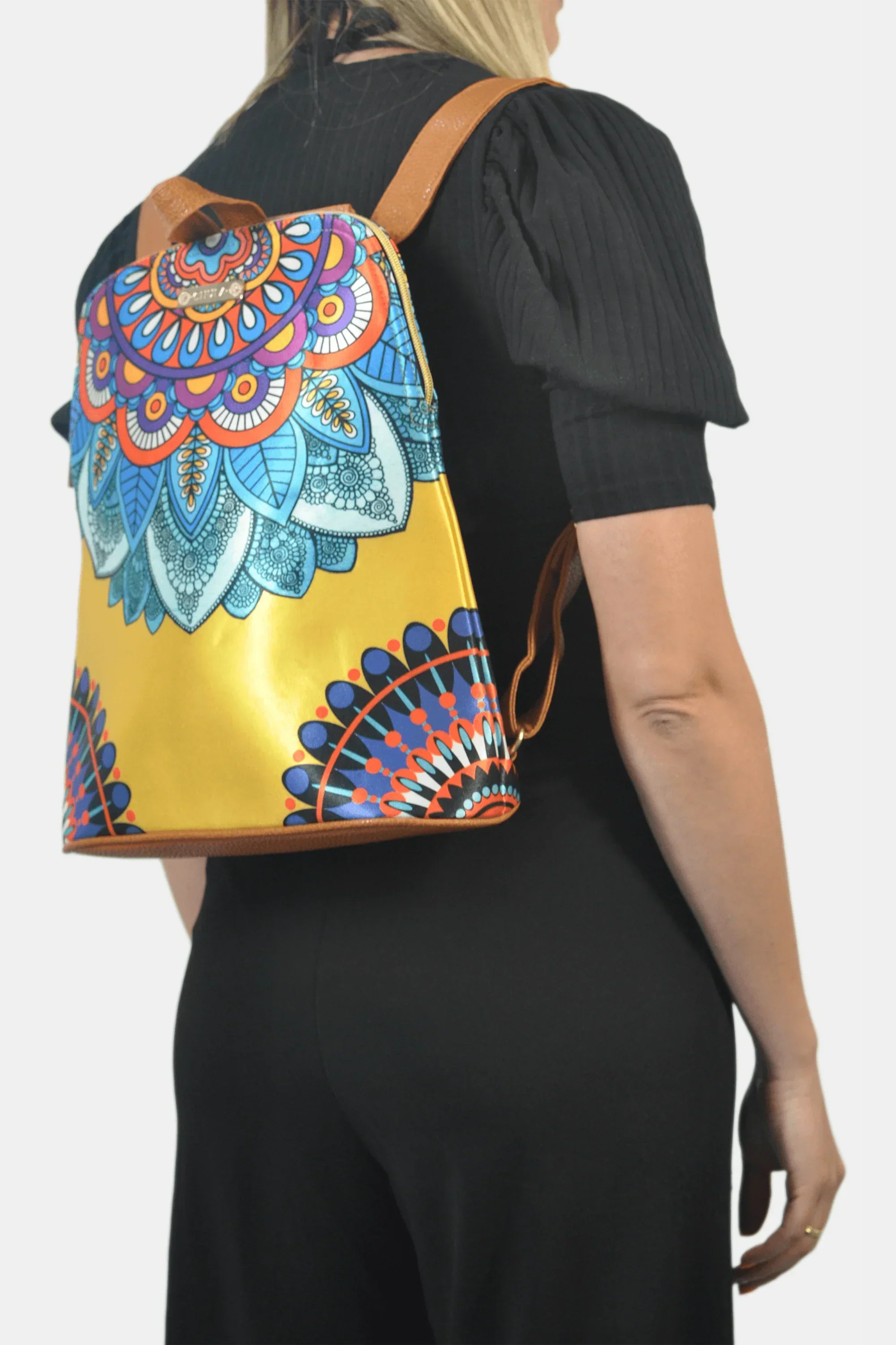 Mochila de Mujer y Bolso de hombro grande BagPack Mandala Amarilla | CHULA Tulum